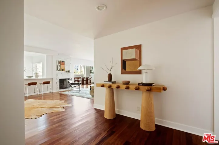 531 N Rossmore Avenue Pha, Los Angeles, California 90004