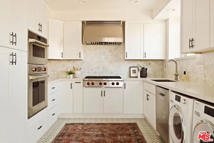531 N Rossmore Avenue Pha, Los Angeles, California 90004