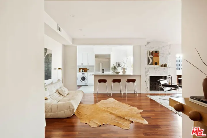 531 N Rossmore Avenue Pha, Los Angeles, California 90004