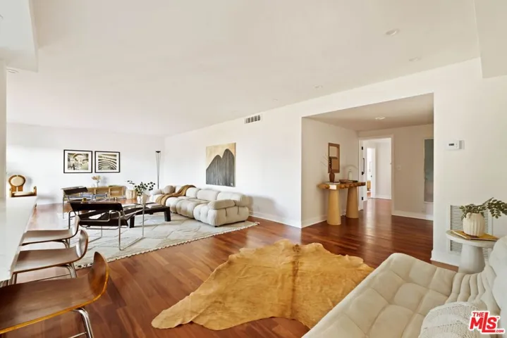 531 N Rossmore Avenue Pha, Los Angeles, California 90004