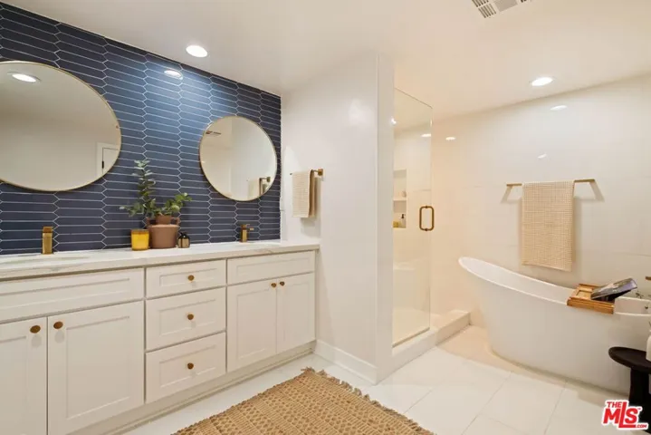 531 N Rossmore Avenue Pha, Los Angeles, California 90004