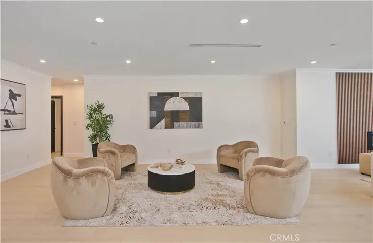 16158 Magnolia, Encino, California 91436