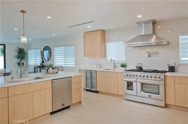16158 Magnolia, Encino, California 91436