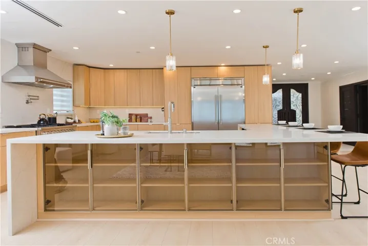16158 Magnolia, Encino, California 91436