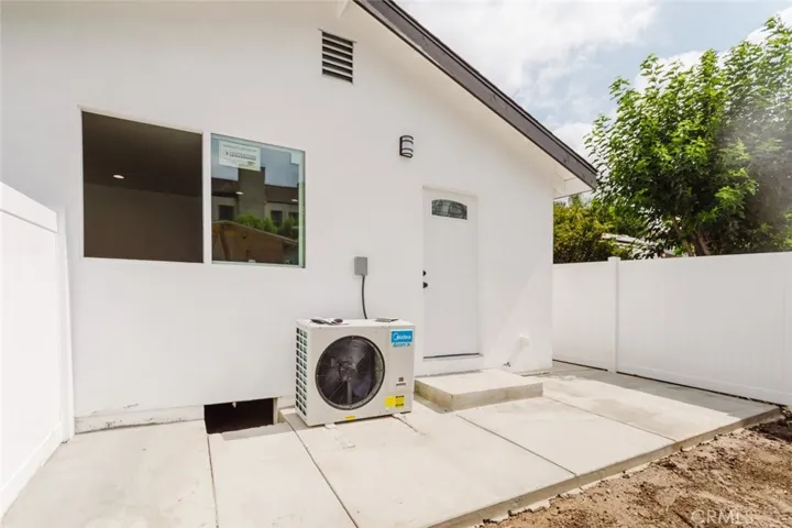 18310 Gresham Street, Northridge, California 91325