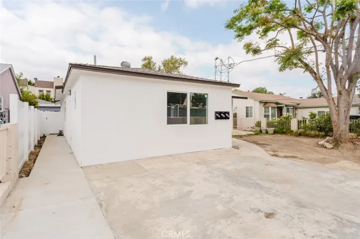 18310 Gresham Street, Northridge, California 91325