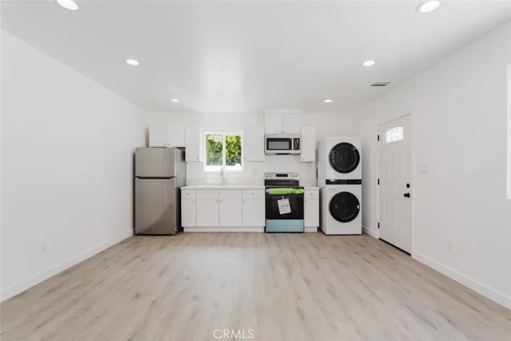 18310 Gresham Street, Northridge, California 91325