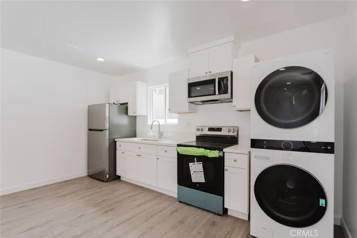 18310 Gresham Street, Northridge, California 91325