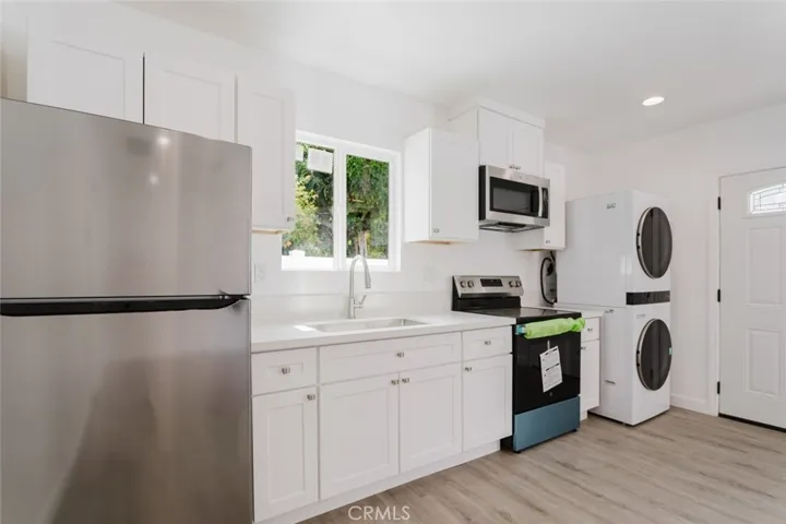 18310 Gresham Street, Northridge, California 91325