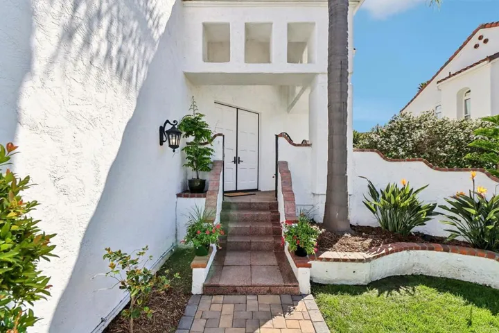 4923 Amador Drive, Oceanside, California 92056