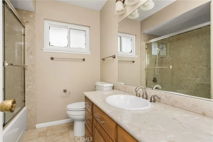 5242 Loyola, Westminster, California 92683