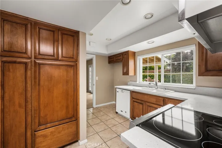 5242 Loyola, Westminster, California 92683
