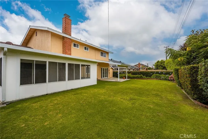 5242 Loyola, Westminster, California 92683