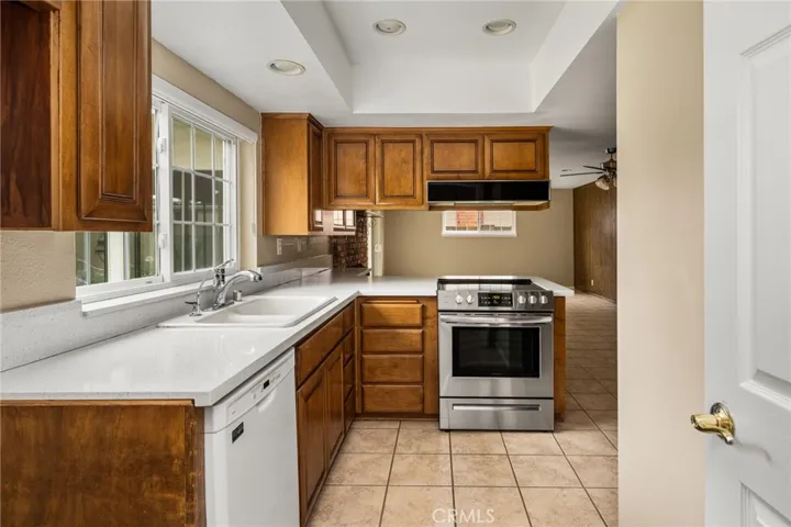 5242 Loyola, Westminster, California 92683