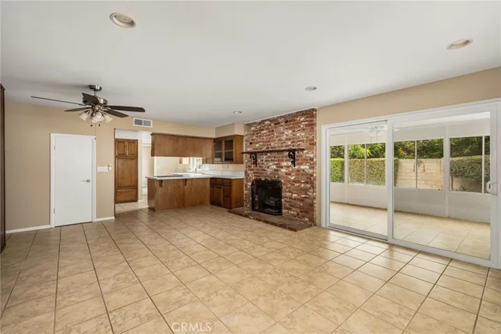5242 Loyola, Westminster, California 92683