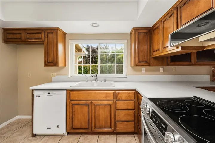 5242 Loyola, Westminster, California 92683