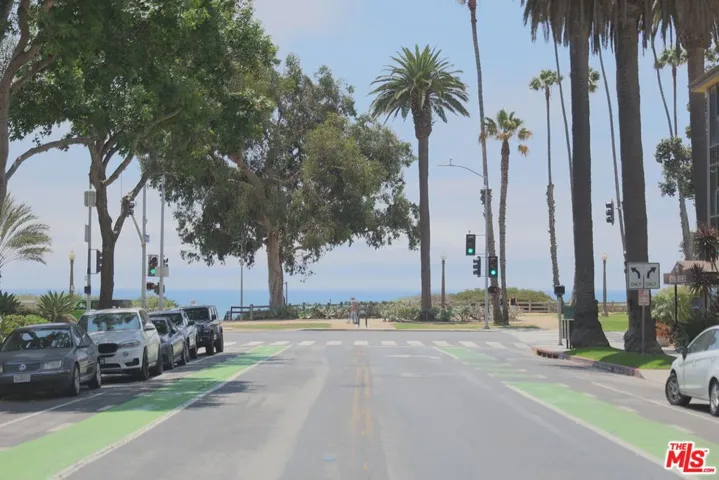 Ocean Ave