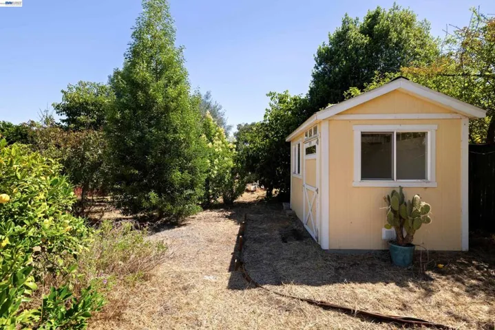 22836 High St, Hayward, California 94541