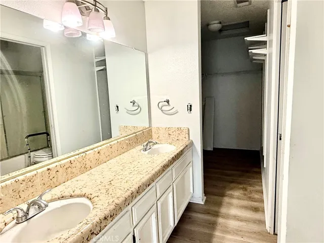 1027 W Dakota 113, Fresno, California 93705