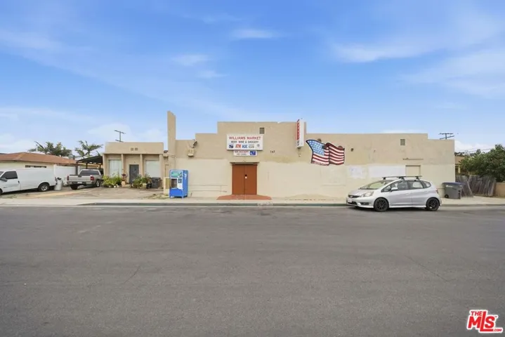 743 E Deloras Drive, Carson, California 90745