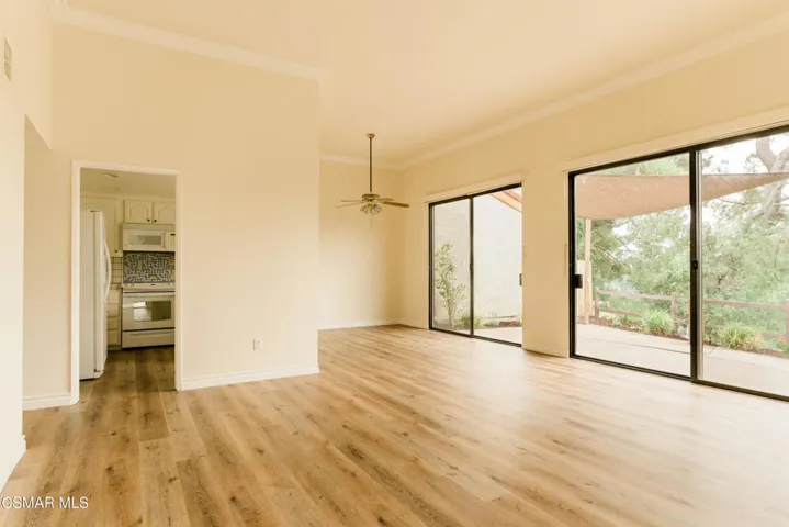 SM Living to Kitchen