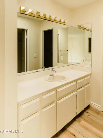 SM Master Vanity