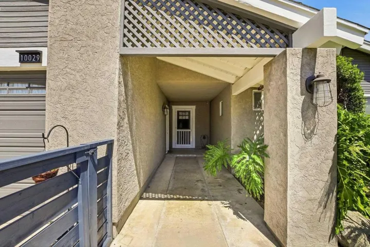 10029 Via Leslie, Santee, California 92071