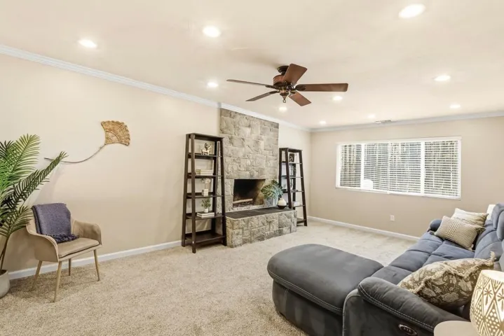 10029 Via Leslie, Santee, California 92071