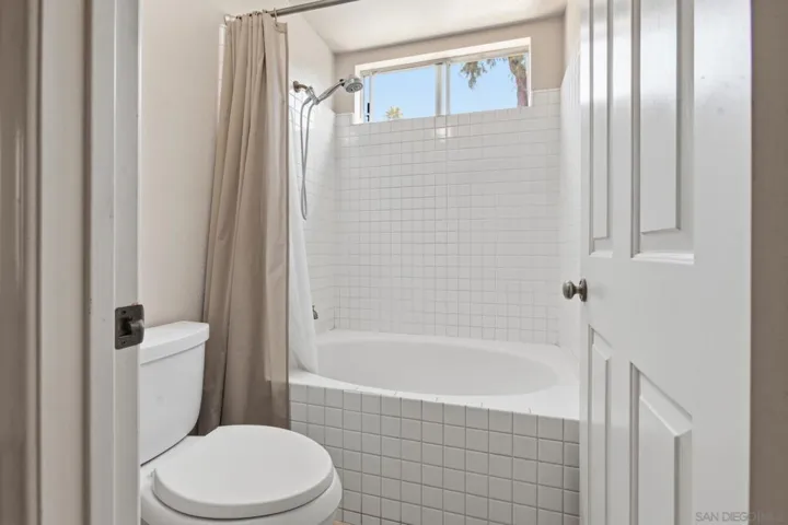 2020 N Nutmeg, Escondido, California 92026