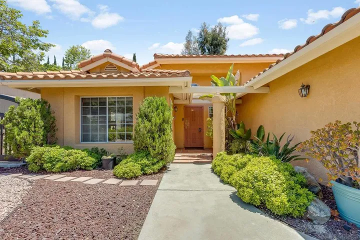 2020 N Nutmeg, Escondido, California 92026