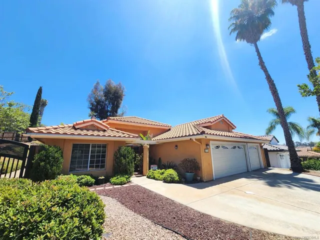 2020 N Nutmeg, Escondido, California 92026