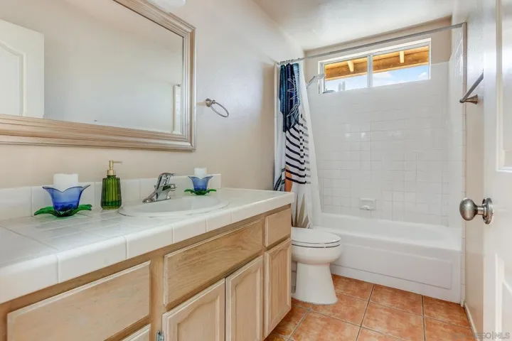 2020 N Nutmeg, Escondido, California 92026