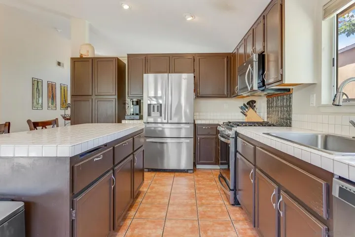 2020 N Nutmeg, Escondido, California 92026