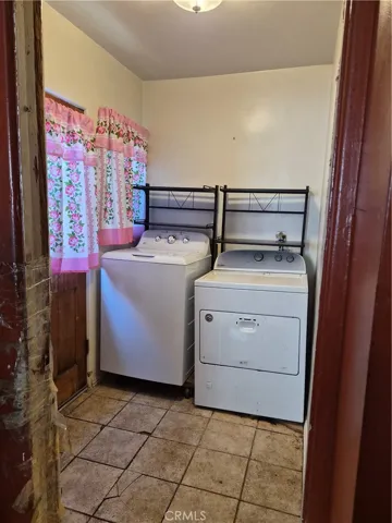 Utility area - Laundry area