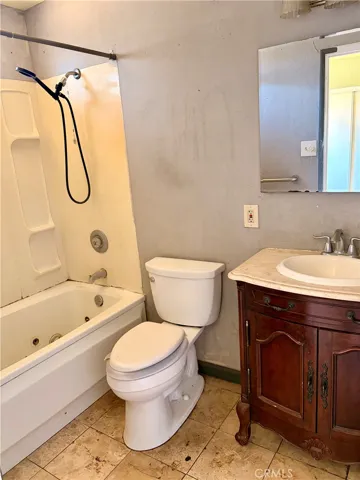 2581 E Gerard, Merced, California 95341