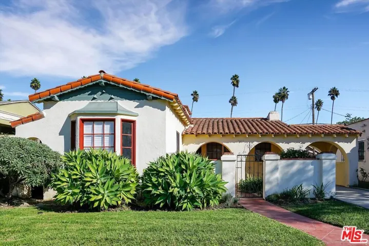 3800 Roxton Avenue, Los Angeles, California 90008