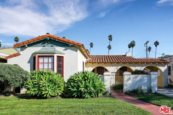 3800 Roxton Avenue, Los Angeles, California 90008