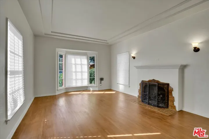 3800 Roxton Avenue, Los Angeles, California 90008