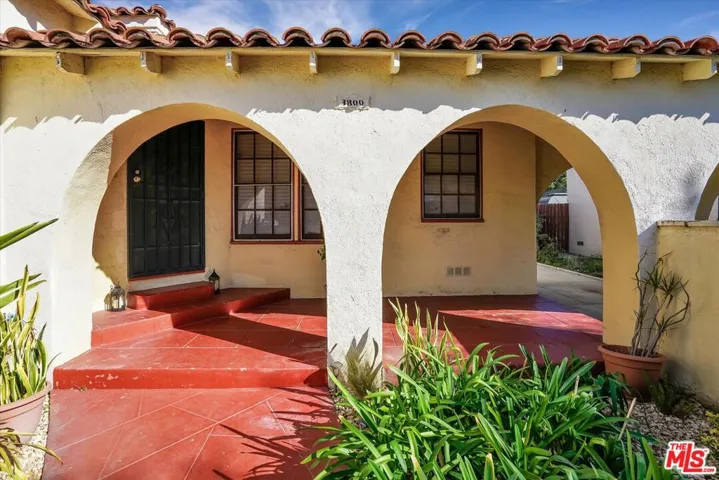 3800 Roxton Avenue, Los Angeles, California 90008