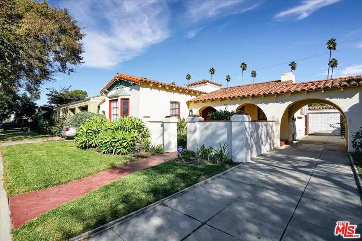 3800 Roxton Avenue, Los Angeles, California 90008