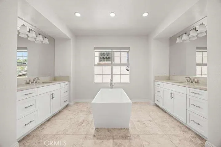5427 Heritage Oak, Lake Forest, California 92679