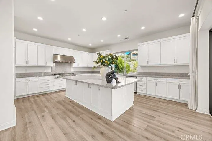 5427 Heritage Oak, Lake Forest, California 92679