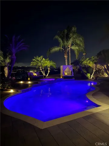 Pool Mid Blue