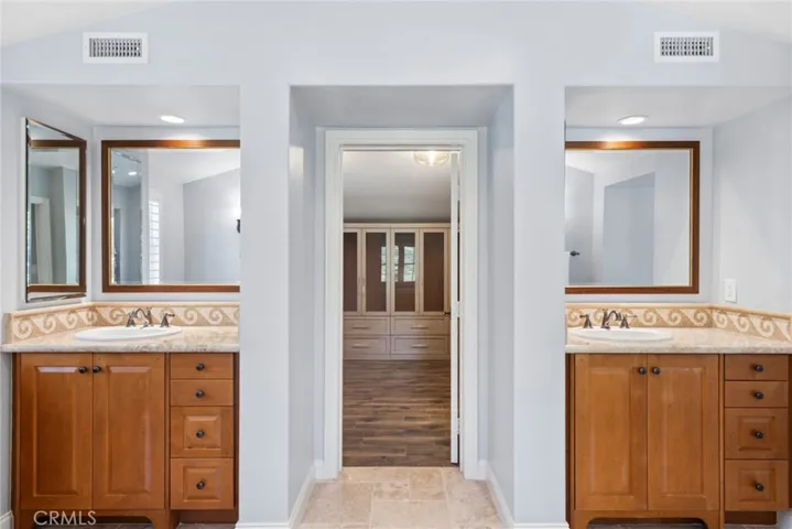 Dual vanities provide individual space