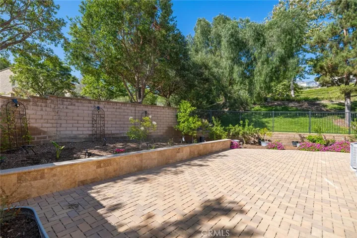 Huge side yard