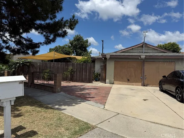 4619 W 3rd, Santa Ana, California 92703