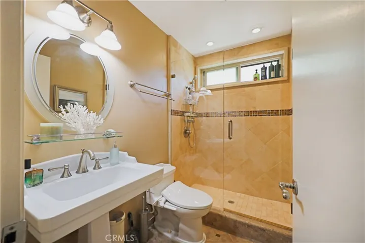 Guest Bath 1