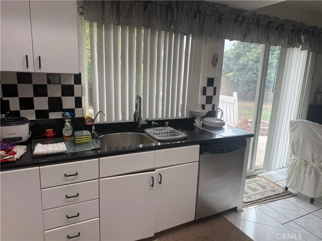 1098 Sentinel, La Verne, California 91750