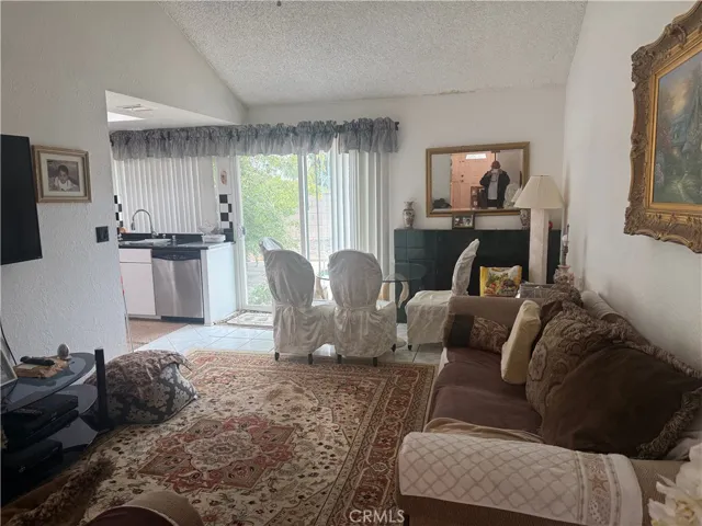 1098 Sentinel, La Verne, California 91750