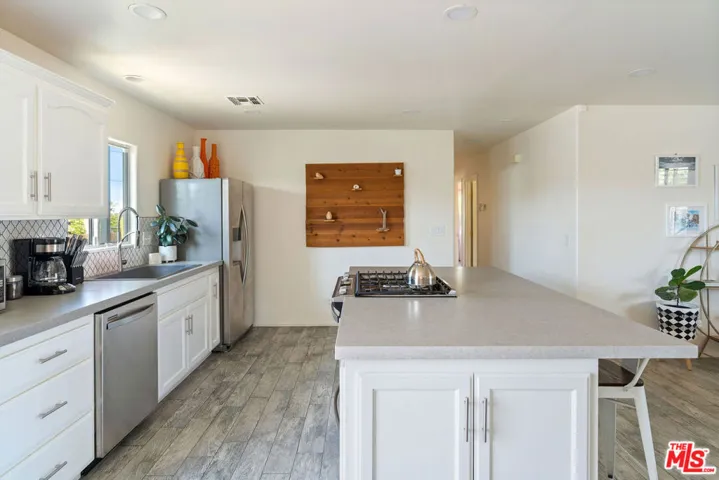 61602 La Jolla Drive, Joshua Tree, California 92252